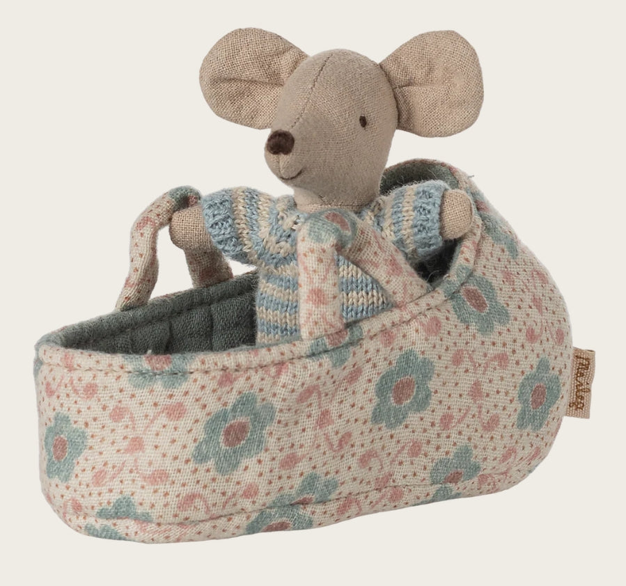 Bébé souris couffin bleu Maileg