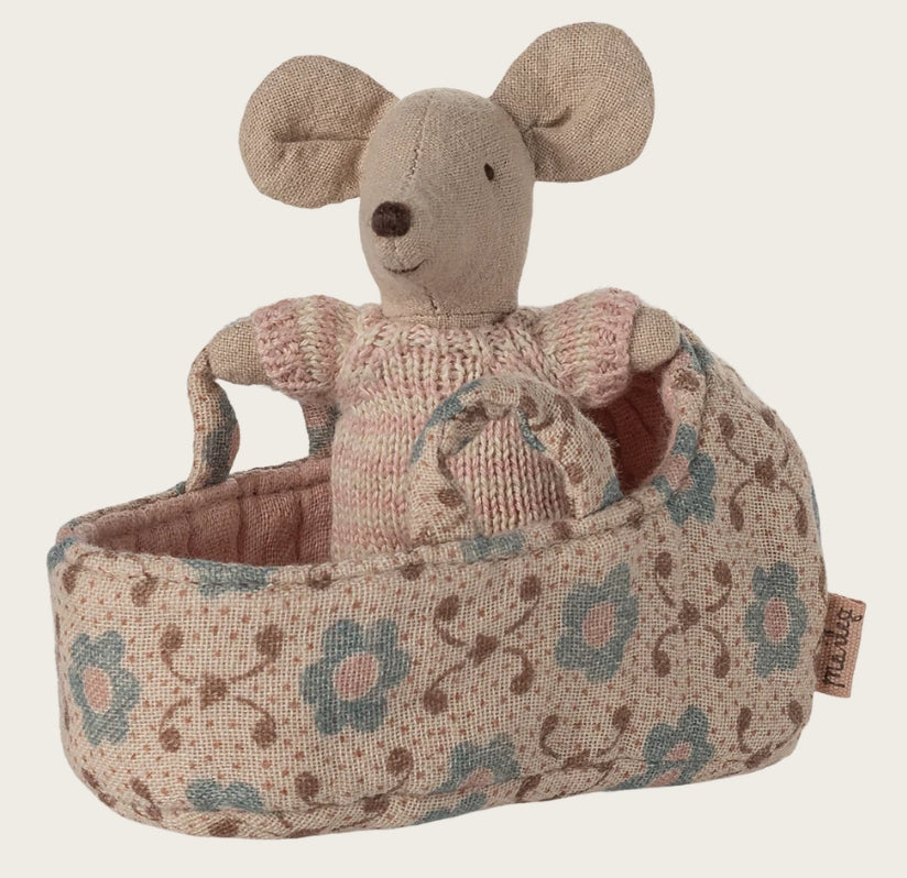 Bébé souris couffin rose Maileg