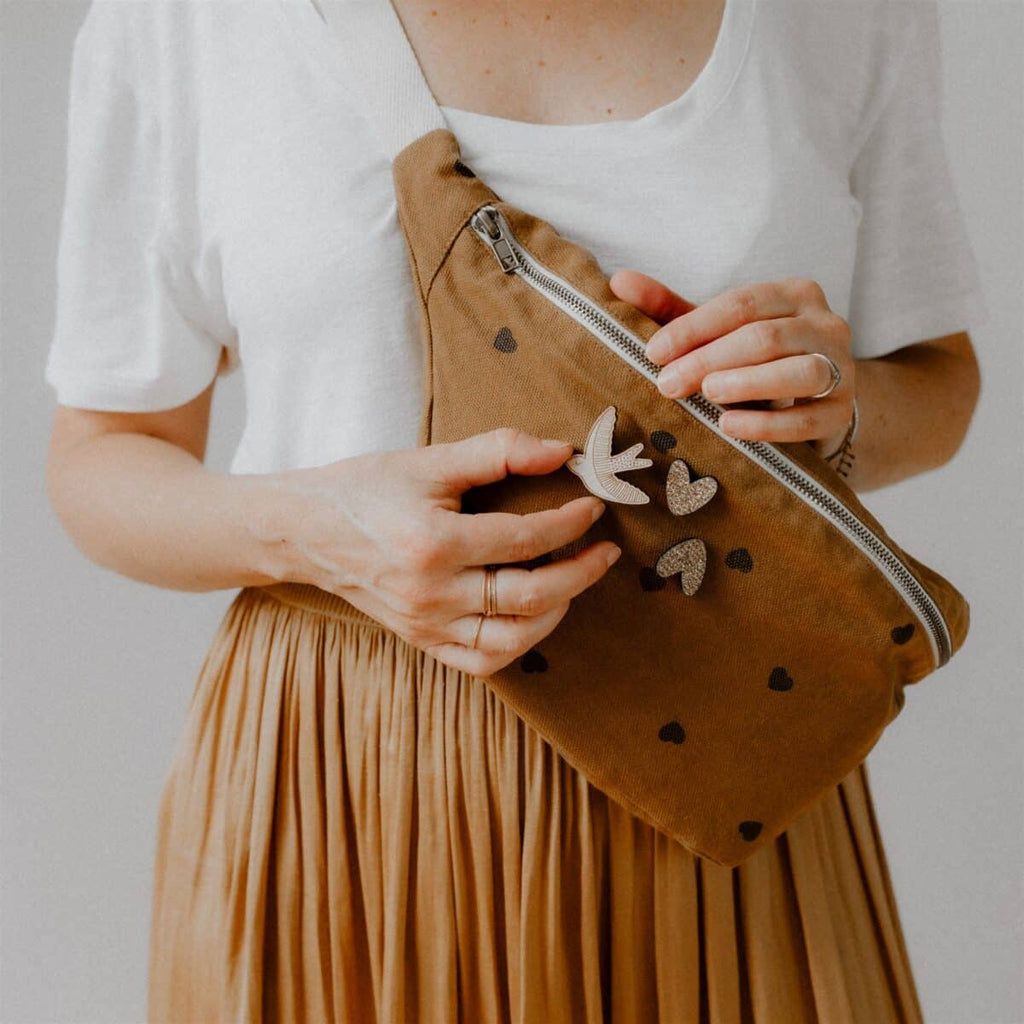 Pin's en bois Les petites hirondelles